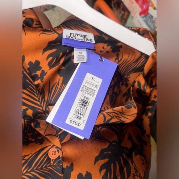 🧡🖤 FUTURE COLLECTION SILK BUTTON UP - Picture 11 of 11